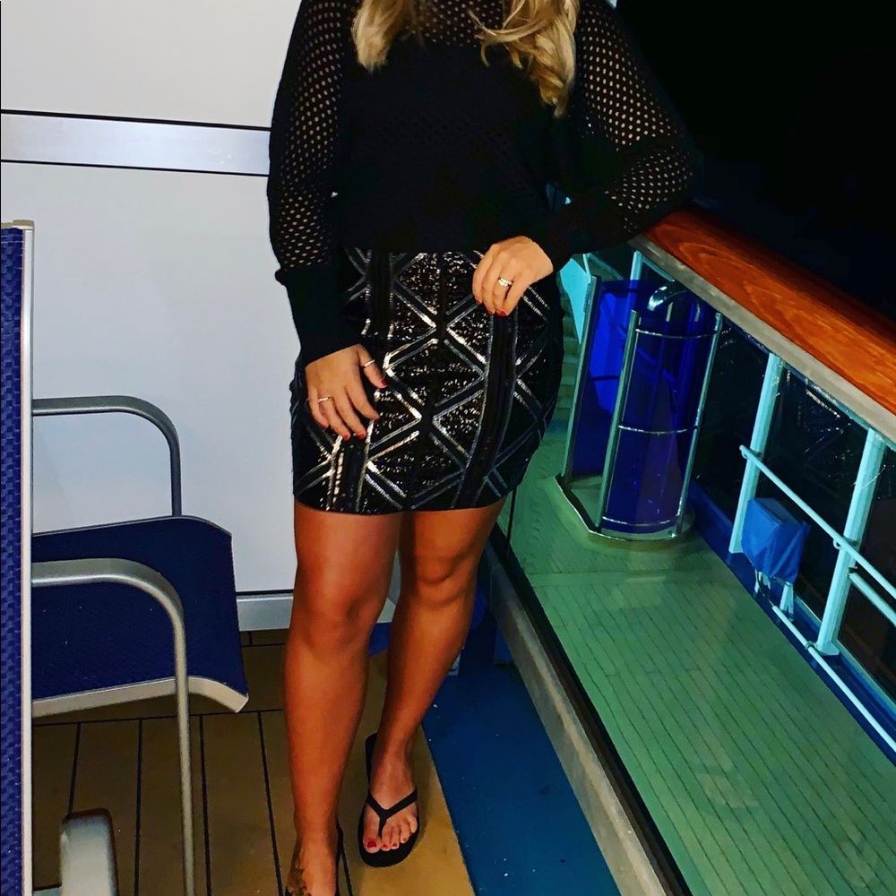 Express sequin skirt